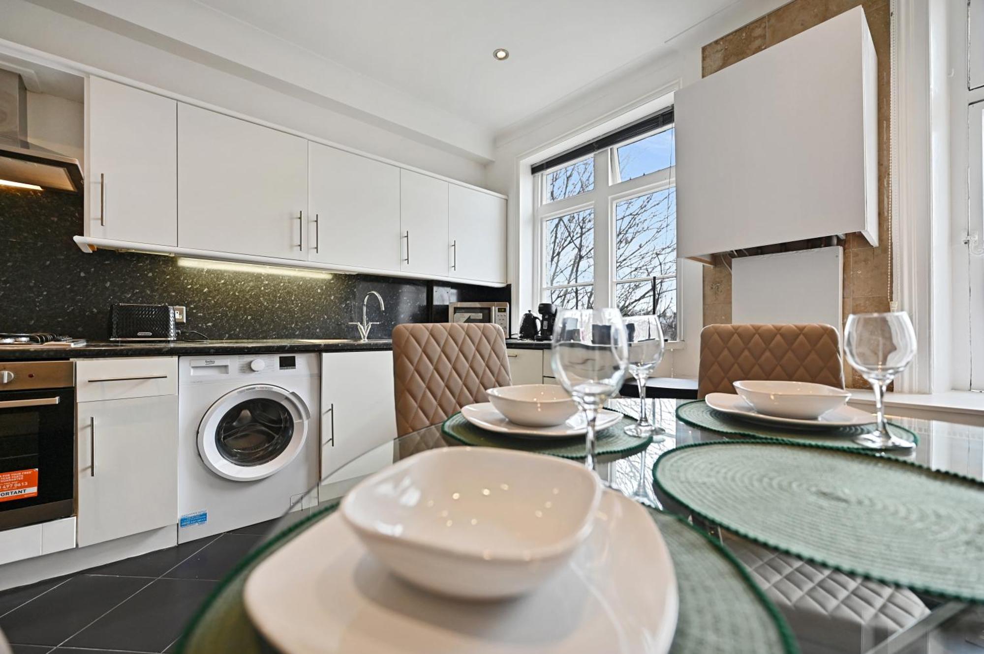 Ferienwohnung Beautiful 2 King Size Beds 2 Bath- Sleeps 5 In Earls Court London Exterior foto
