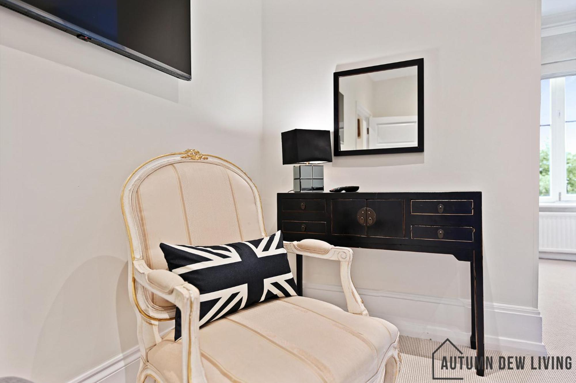 Ferienwohnung Beautiful 2 King Size Beds 2 Bath- Sleeps 5 In Earls Court London Exterior foto